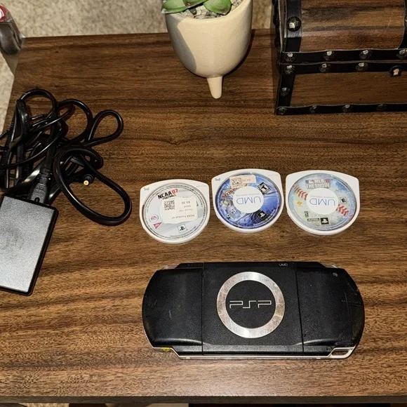 Classic psp 1000 black Used but good working condition